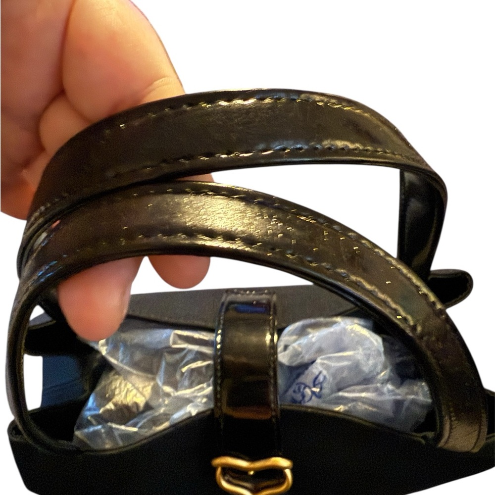 Vintage YSL Tote Bag, with Gold Hardware and Heart Clasp! EUC! Comes with insert - Picture 3 of 11